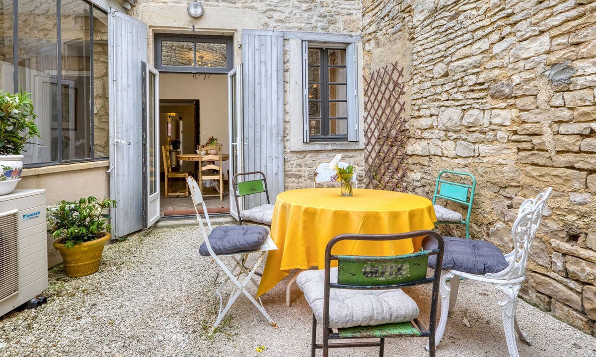 Verteuil-sur-Charente House | Awesome home in Verteuil-sur-Charente with WiFi