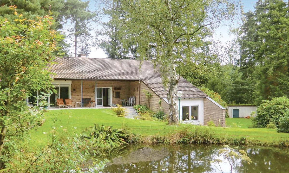 Euskirchen House | Awesome home in Euskirchen-Kirchheim