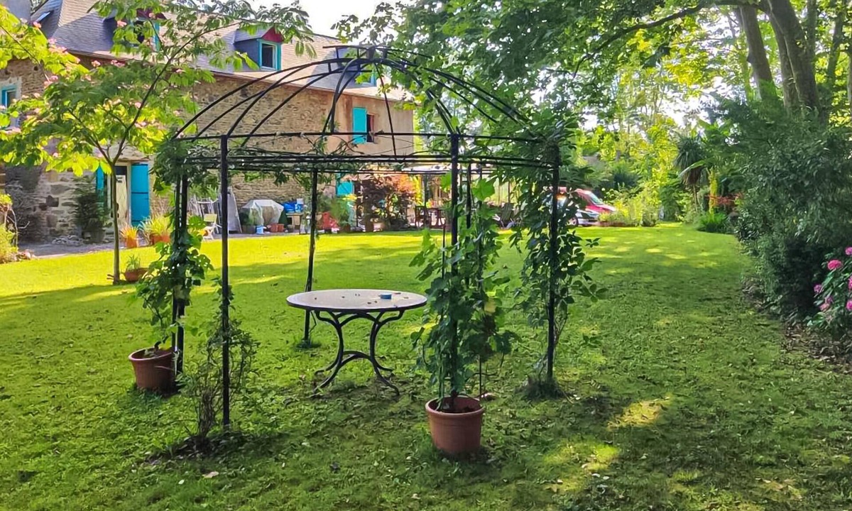 Charritte-de-Bas House | Awesome home in Charritte-de-Bas with WiFi
