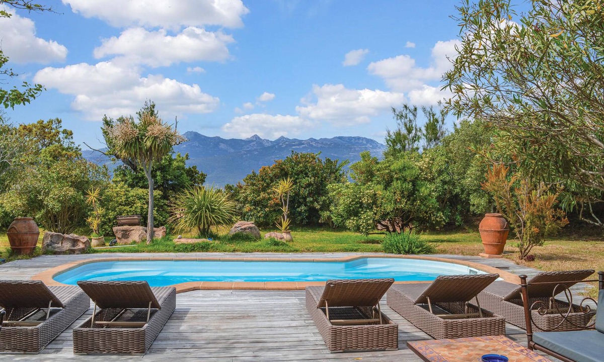 Figari House | Awesome home in Figari