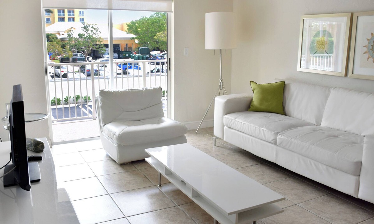 Key Biscayne Apartment | Awesome Key Biscayne Getaway! 2 Great Rooms, Beach Access, Pool, Free Parking