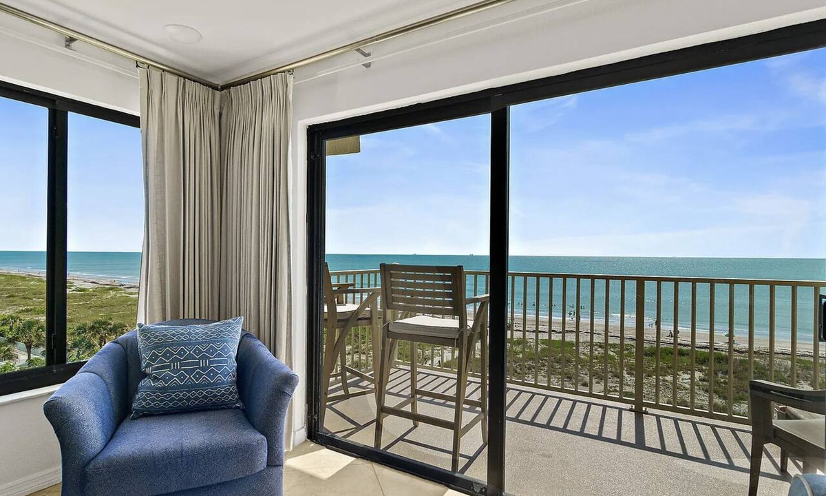 Cocoa Beach Apartment | Awesome Ocean Front Condo in Cocoa Beach