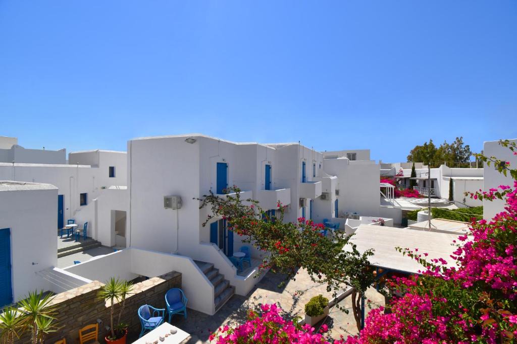 Parikia Hotel | Ayeri Hotel