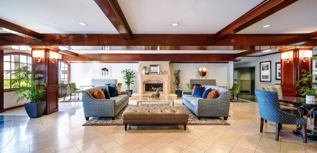 Valle Lindo Hotel | Ayres Suites Diamond Bar