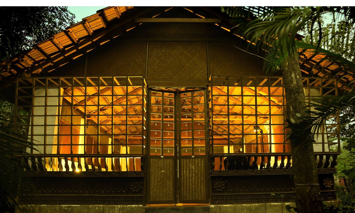 Wadakanchery Hotel | Ayuryogashram Heritage