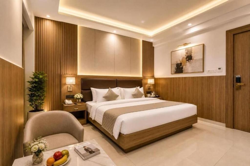 Jabalpur Hotel | Ayushmaan Hotel - near Jabalpur Railway Station
