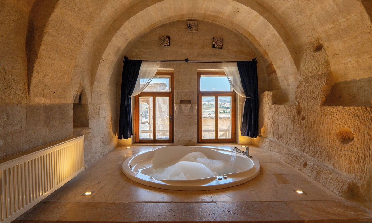 Cavusin Hotel | Azure Cave Suites