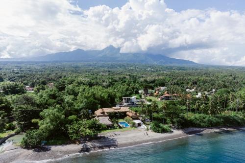 Dauin Hotel | Azure Dive Resort