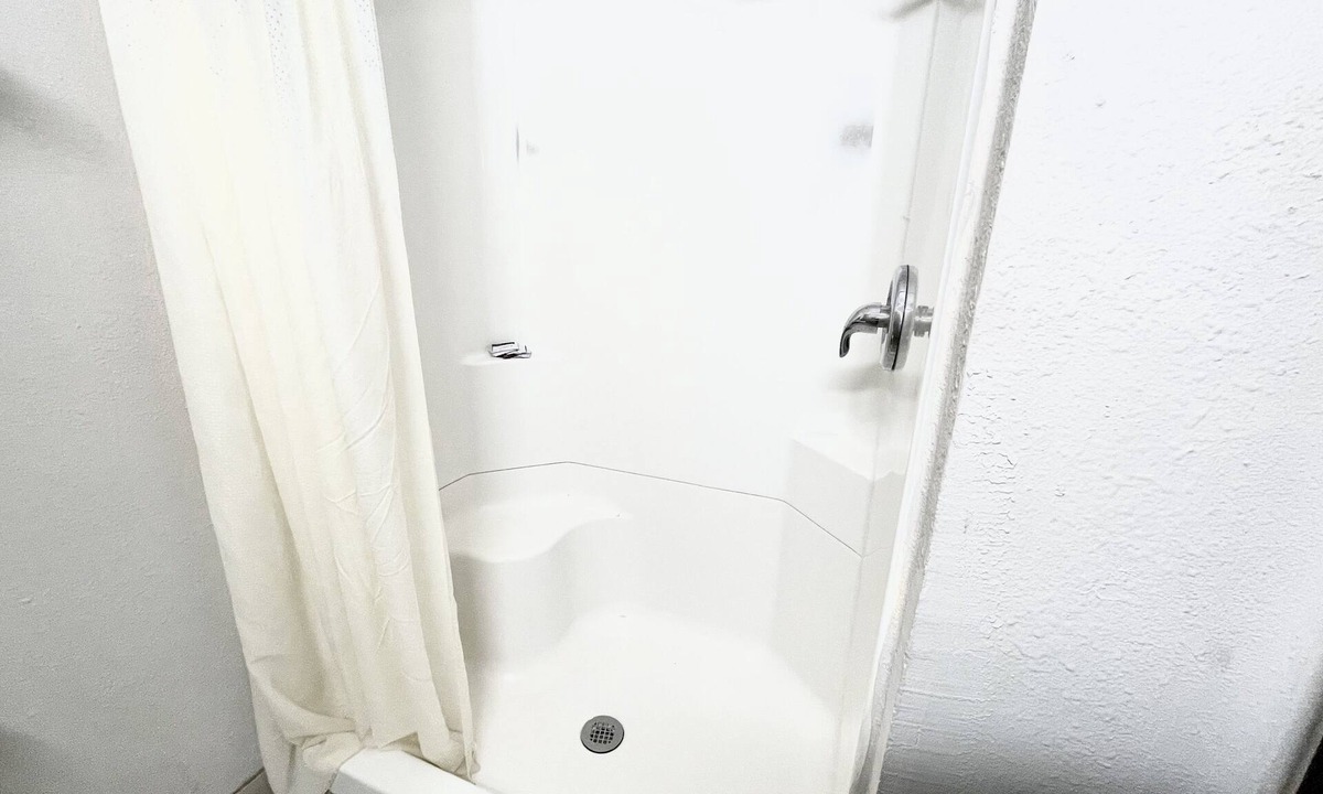 Fort Scott Hotel | Azure Sky Motel