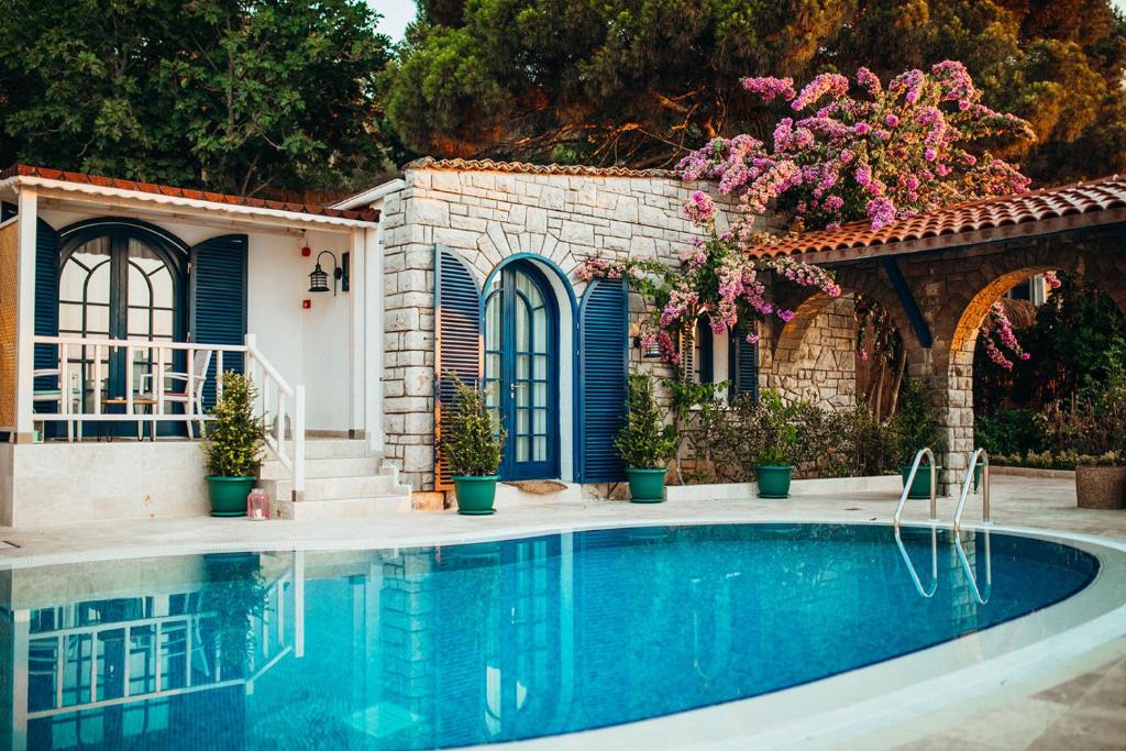 Adalar Hotel | Büyükada Loc'ada