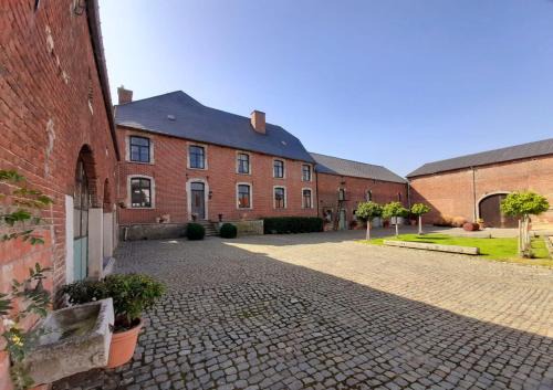 Hannut House | B&B at Haras Petit-Hallet