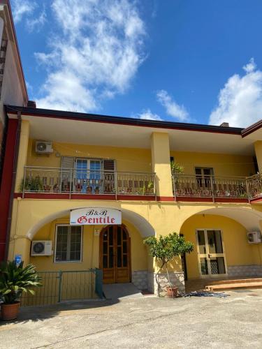 Castel Morrone Bed & Breakfast | B&B Gentile