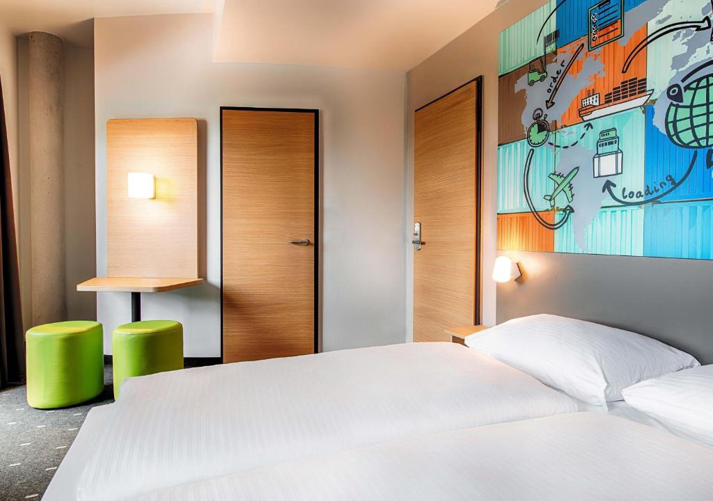 Stuttgart Hotel | B&B Hotel Stuttgart-Neckarhafen