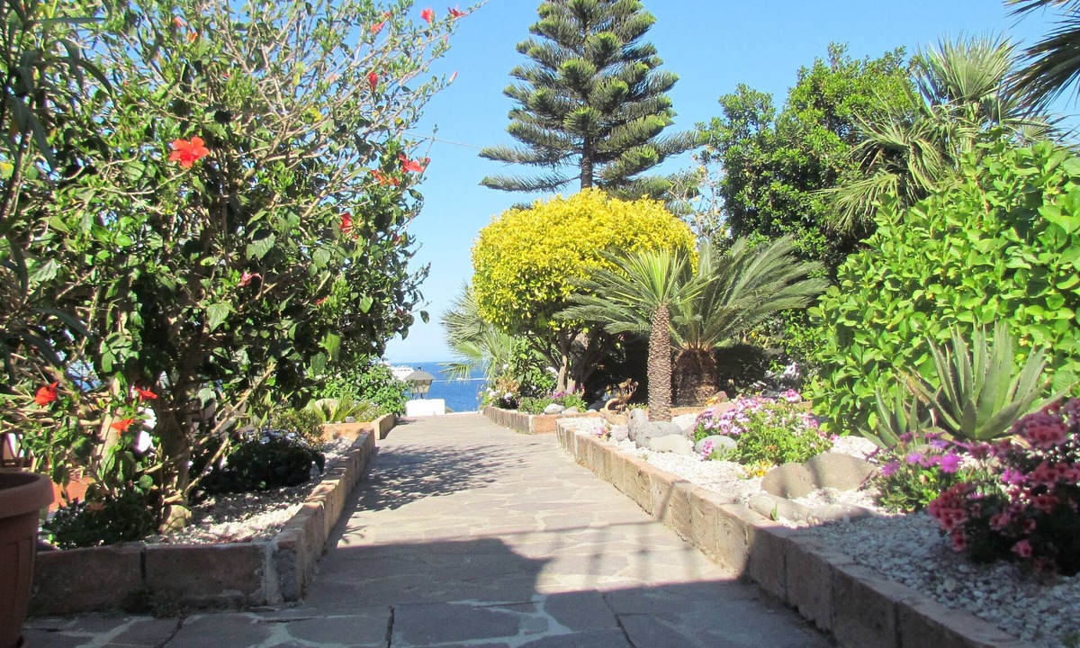 Lipari Historic Centre Bed & Breakfast | B&B Il Cappero