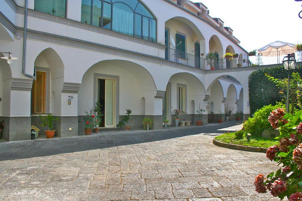 Sant'Antimo Hotel | B&B La Corte