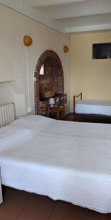 Montefiorino Apartment | B&B La Verna