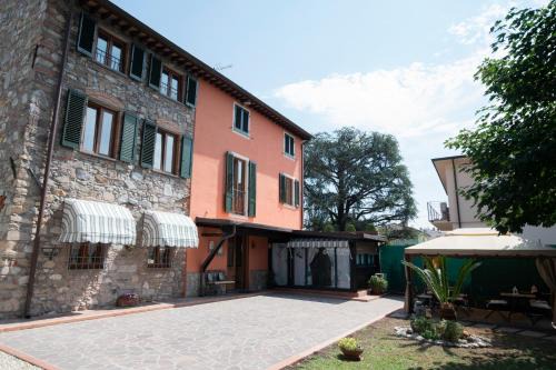 Lucca Bed & Breakfast | B&B Villa Elena