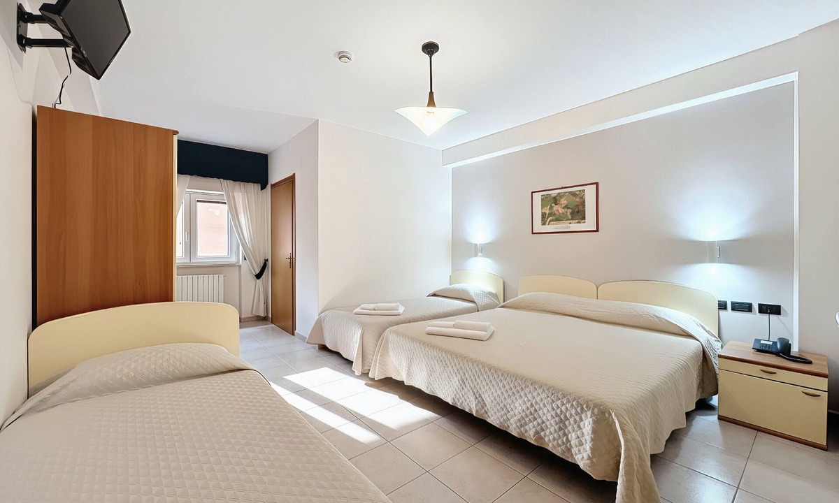 Monte Sant'Angelo Bed & Breakfast | B&B with Window - 108 - Santangelo - Pool