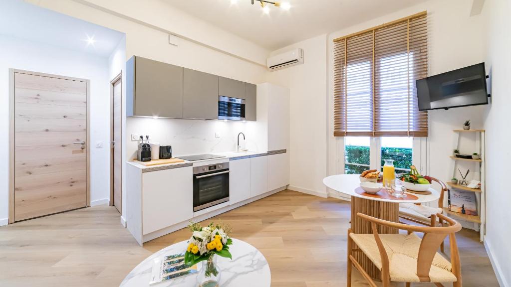 Nice City Centre Apartment | B G Cocon Meyerbeer 2 - Grimaldi Promenade des Ang