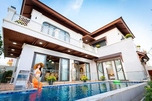 Bao Ninh Apartment | B'Villa Luxury