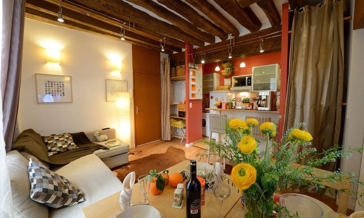 3rd Arrondissement Apartment | B1DD Browning