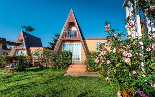 Tha Sut House | Baan Sin Suk