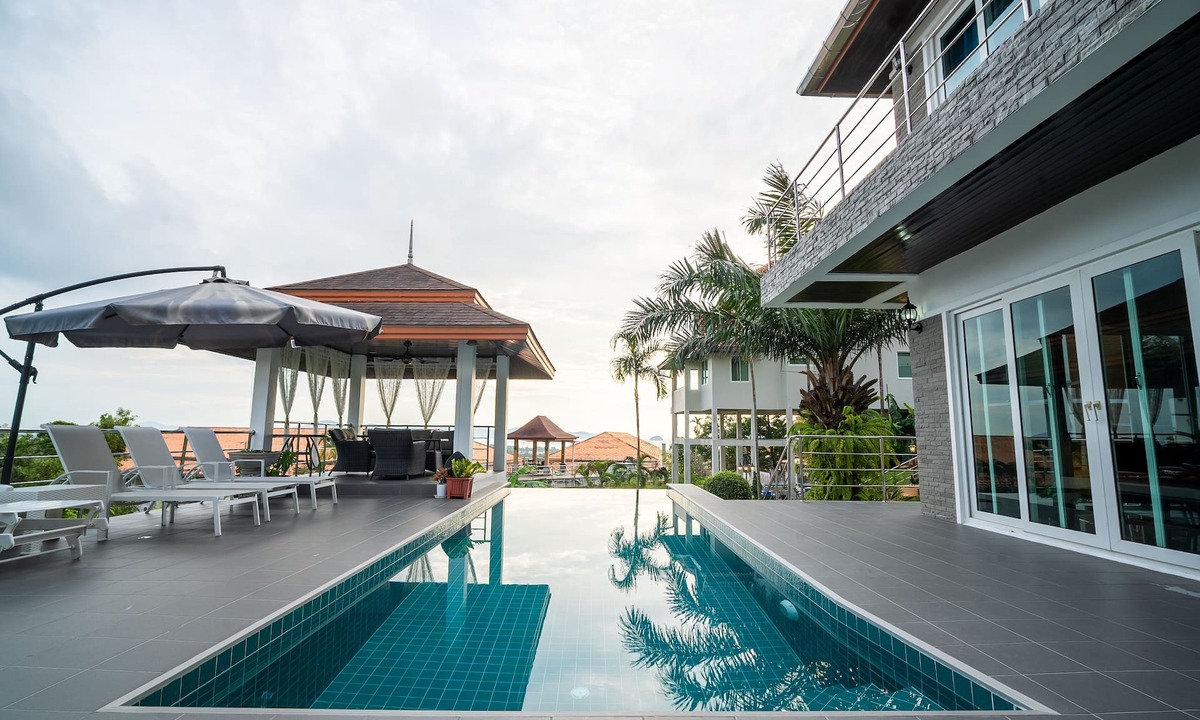 Rawai House | Baan Waru Seaview