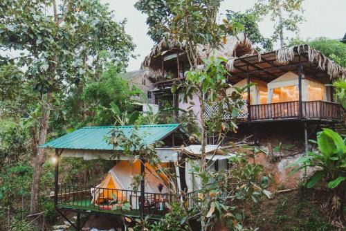 Mae Taeng Hotel | Baansuan Chomchun