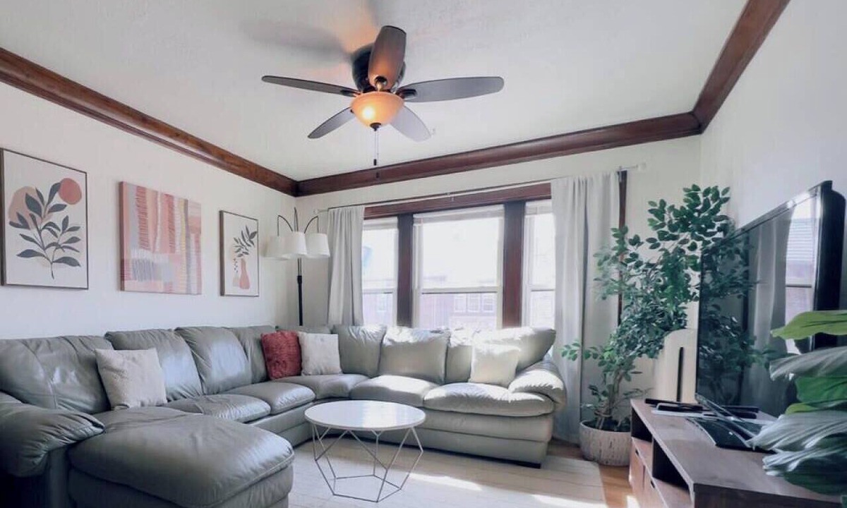 Milwaukee Apartment | Babich Building - 3 Bedroom - Upper Apt #4