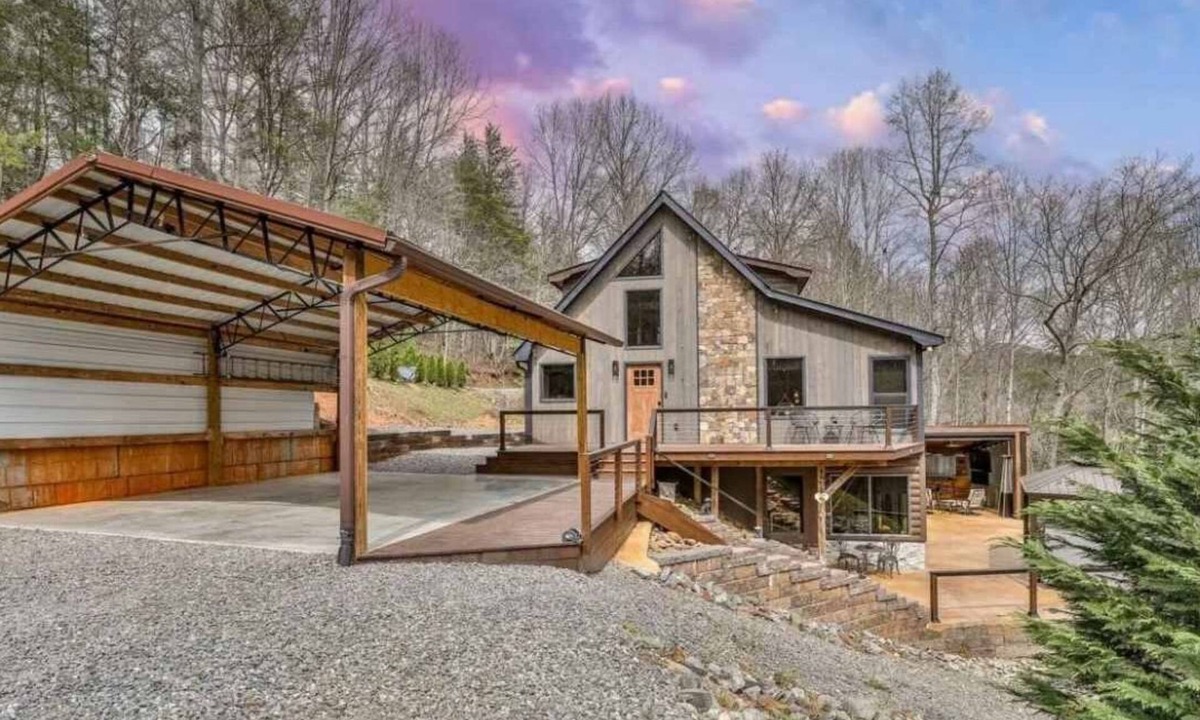 Mineral Bluff Cabin | Babling Brook -Outdoor Living at its Best