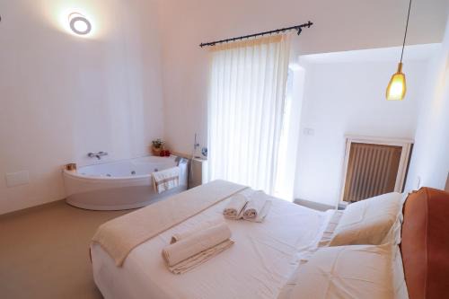 Otranto Historic Centre House | Bacchus Luxury Home Otranto Historic Center, Jacuzzi & Parking