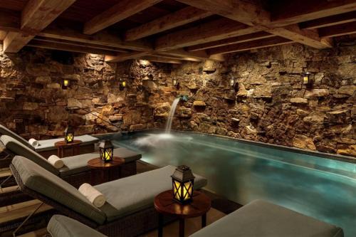 Avon Apartment | Bachelor Gulch Ritz-Carlton 1 Bedroom Mountain Residence With Ski In, Ski Out Access, Hot Tub, And Full Service Spa