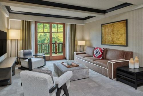 Avon Apartment | Bachelor Gulch Ritz-Carlton 2 Bedroom Mountain Residence With Ski In, Ski Out Access, Hot Tub, And Full Service Spa