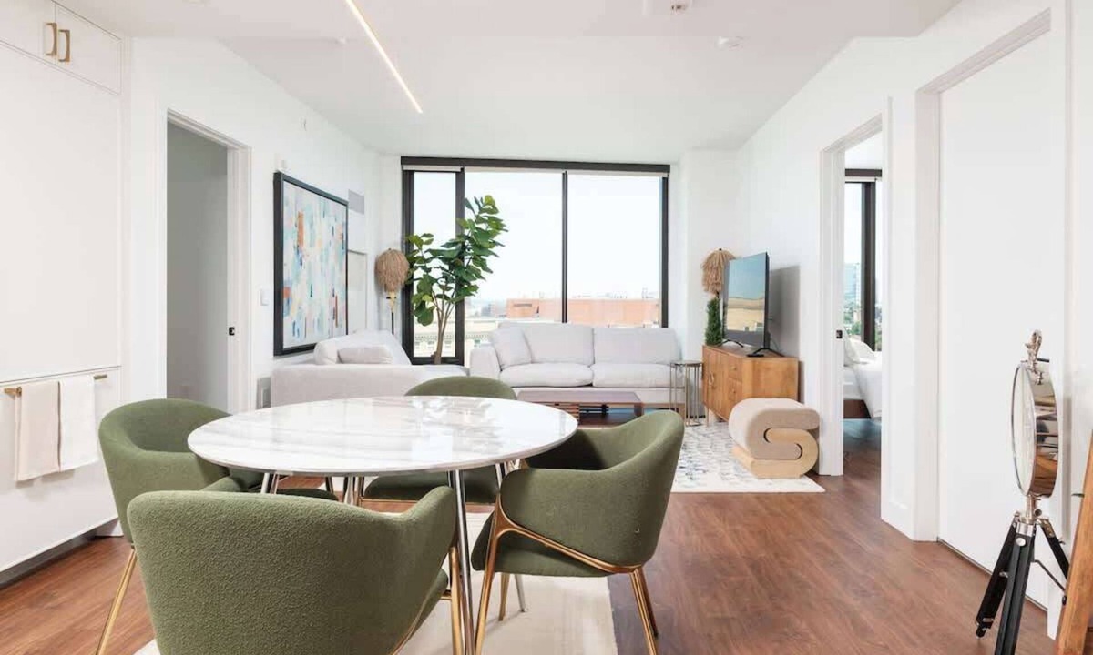 Bay Village Apartment | Back-Bay Upscale Central Penthouse W Roof-top