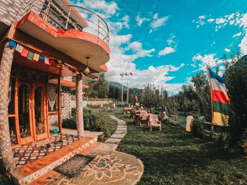 Jagatsukh Hostel | backpacker's stop