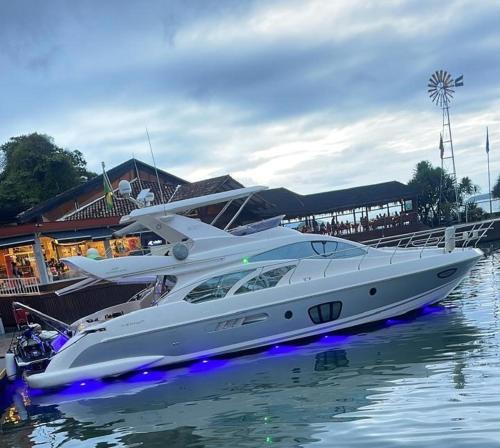 Parque das Palmeiras Boat Rental | Backstage II