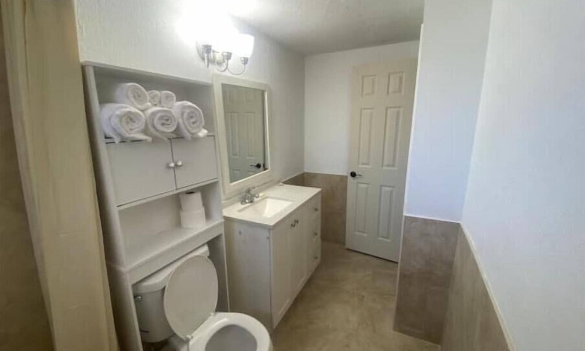 North Tampa Apartment | Backyard Escape 2