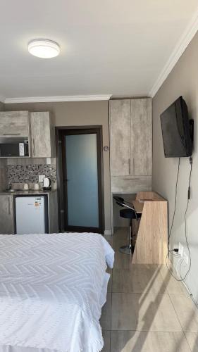 Windhoek Apartment | Backyard flat in Cimbebasia