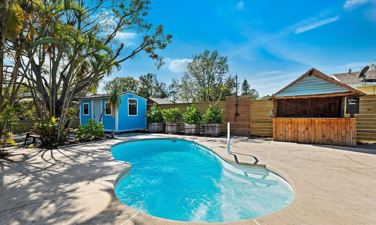 Pinellas Park House | Backyard Oasis Minutes To Beaches