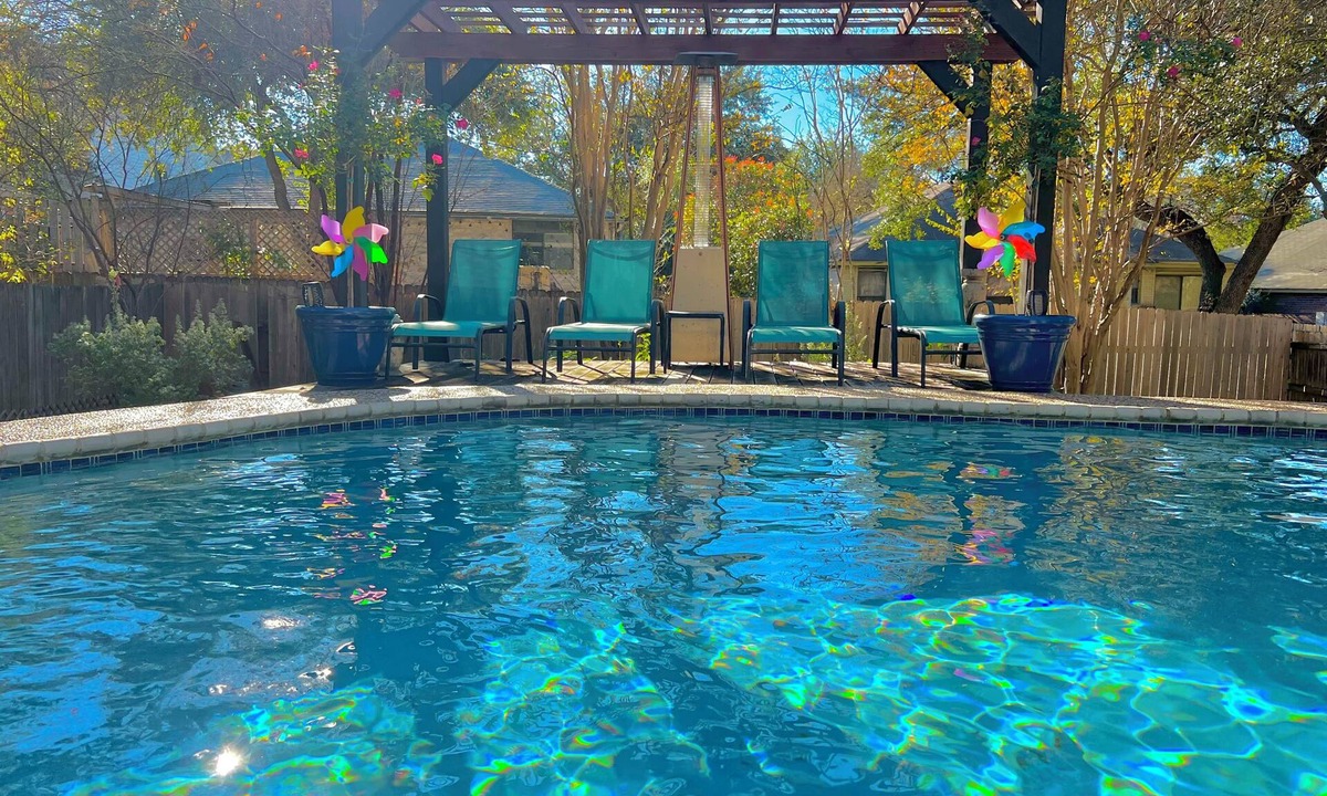Longs Creek House | Backyard Oasis!