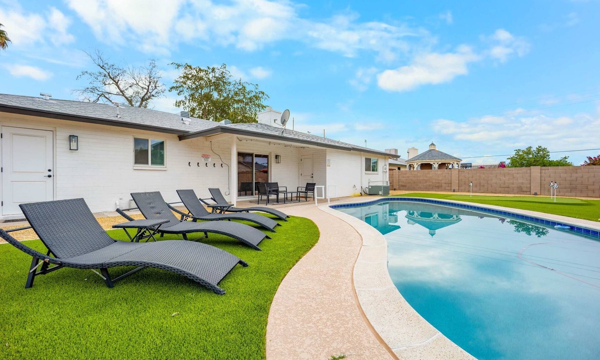 Newcastle Village House | Backyard w/Private Pool, Putting Green, Fireplace