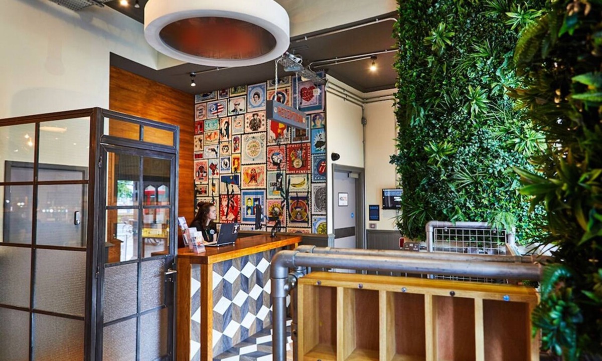 Hammersmith Broadway Hostel | BacPac Hostel