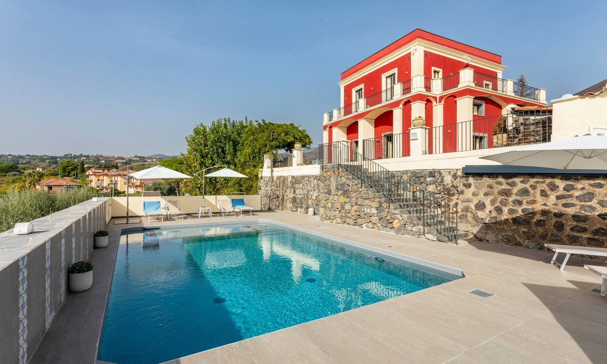 Lavinaio-Monterosso Villa | Badimà Villa with Pool