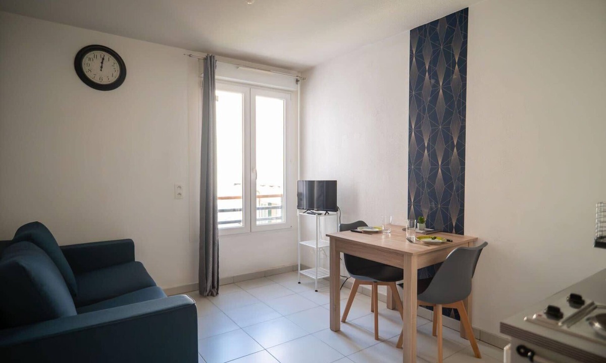 Saint-Roch Apartment | Bail mobilité - Beau studio proche tram Saint-Roch