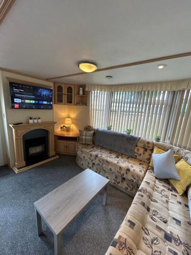 Skegness Other | Bailey's Caravan Hire - Sealands Plot 1 - Wi-Fi - Dog Friendly