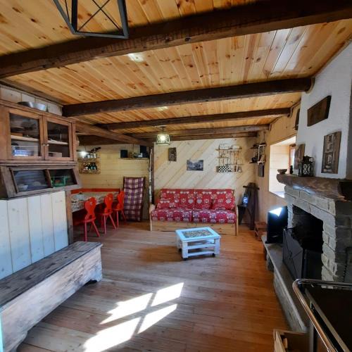 Premana Ski Chalet | Baita Autentica - Your Mountain Holiday