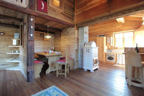 Frassilongo Ski Chalet | Baita Incantata