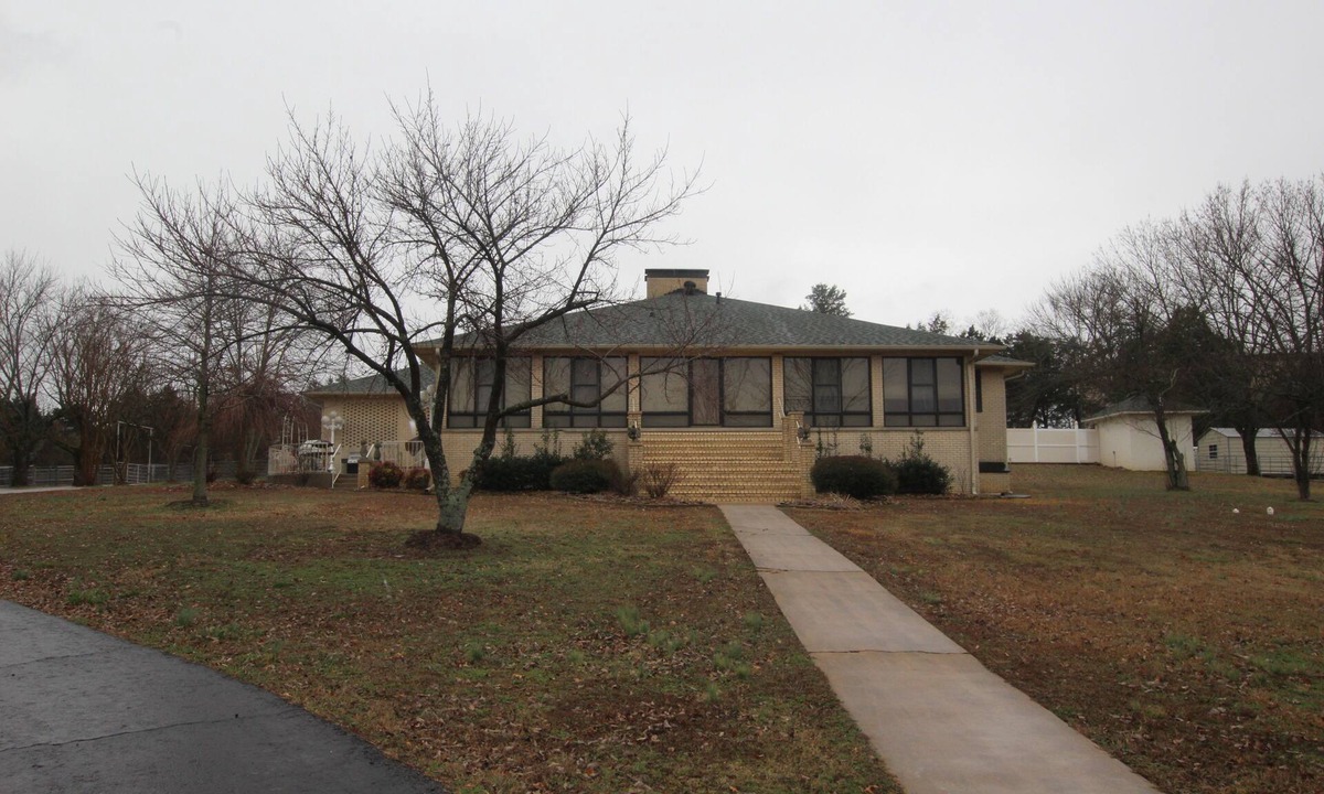 Russellville House | Baker Hill Ranch