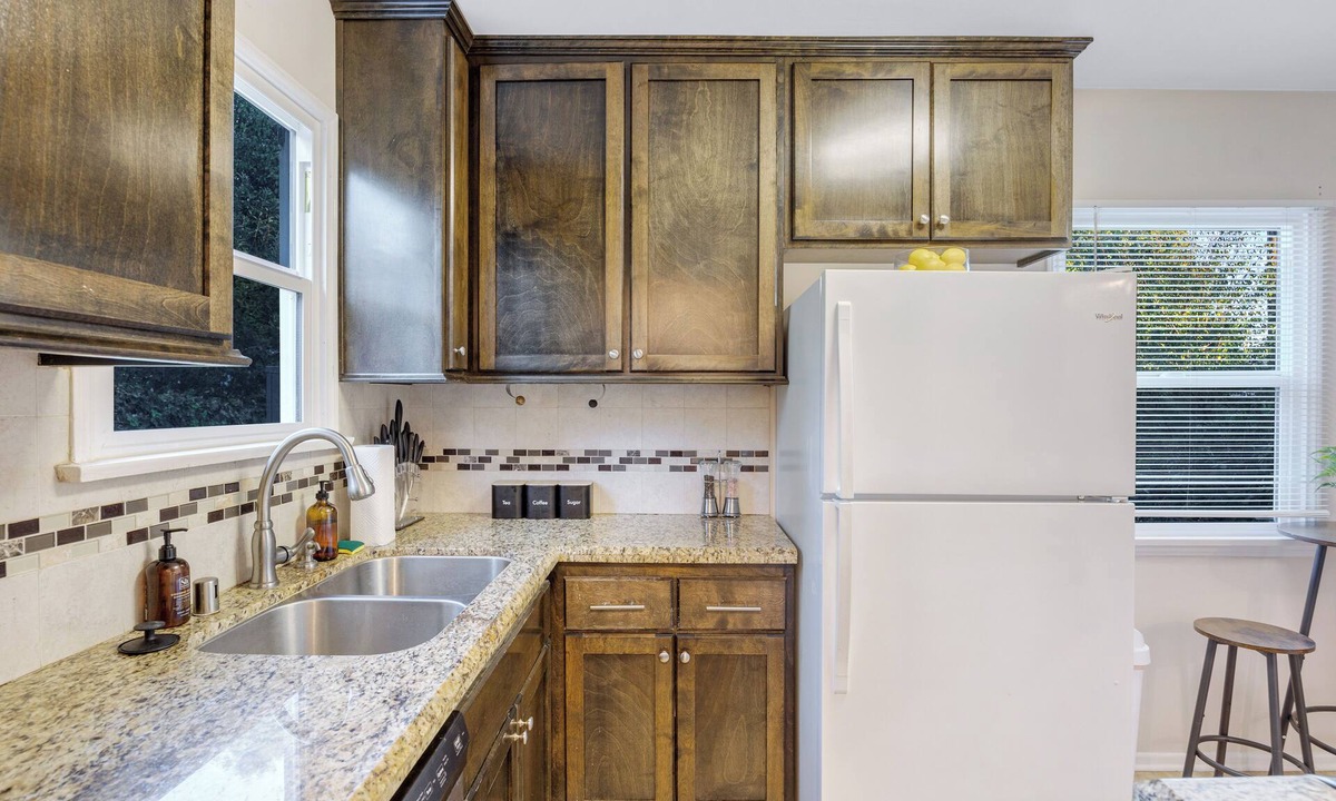Reseda House | Balcom by AvantStay | Newly Furnished Valley Home