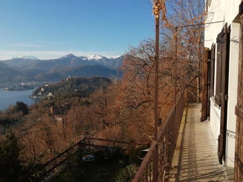Ameno Apartment | Balconata sul lago